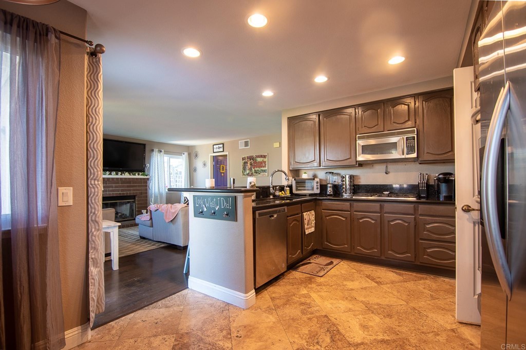 41676 Avenida De La Reina Temecula, CA 92592 - Photo 6 of 21