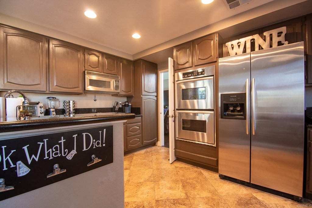 41676 Avenida De La Reina Temecula, CA 92592 - Photo 7 of 21