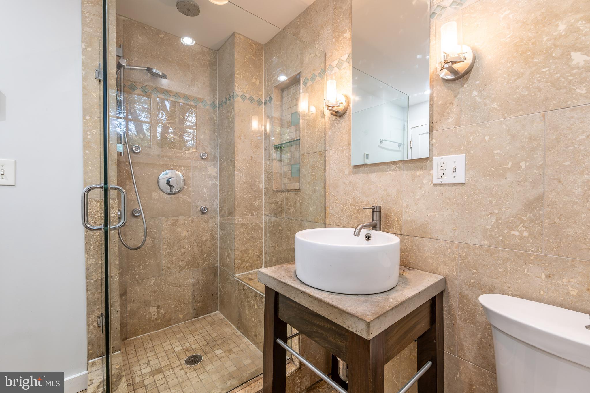 3642 Gunston Road Alexandria, VA 22302 - Photo 12 of 32 Gallery Image 12