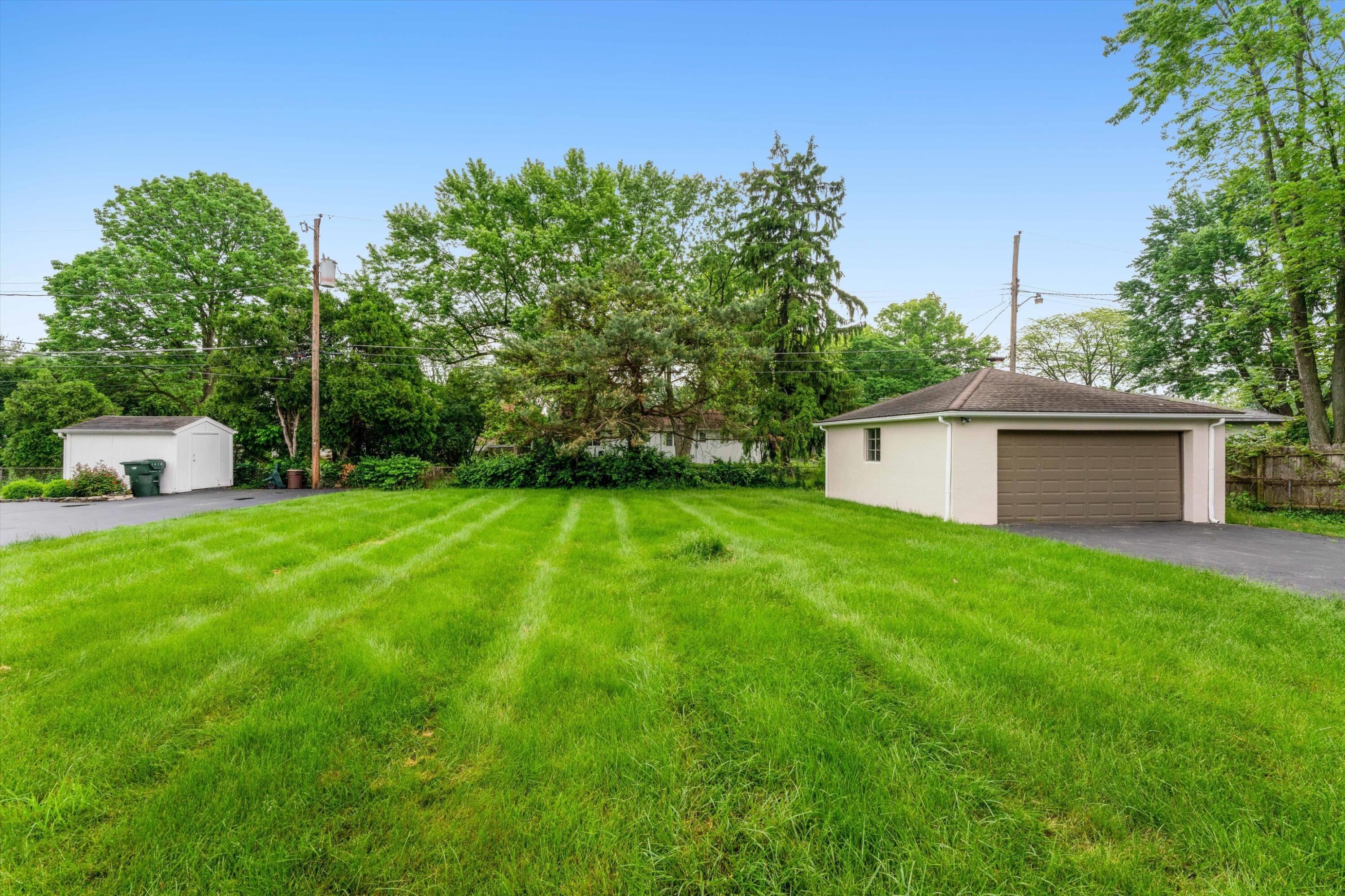 1434 Kenwick Road Columbus, OH 43209 - Photo 45 of 46 09-DSC03923