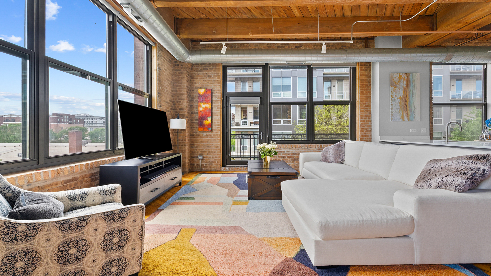 1040 West Adams Street, Unit 372 Chicago, IL 60607 - Photo 8 of 28 Gallery Image 8