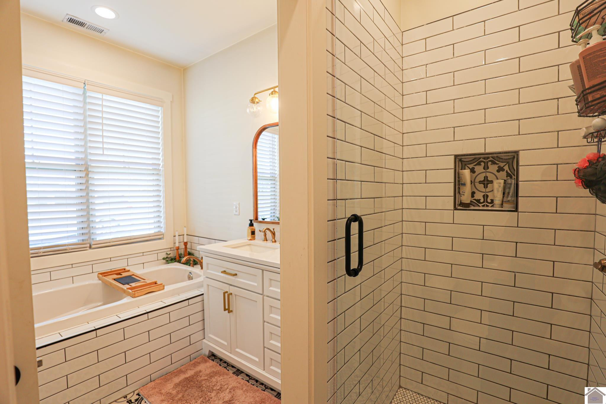 100 Jordan Road Kevil, KY 42053 - Photo 33 of 50 Primary Bathroom