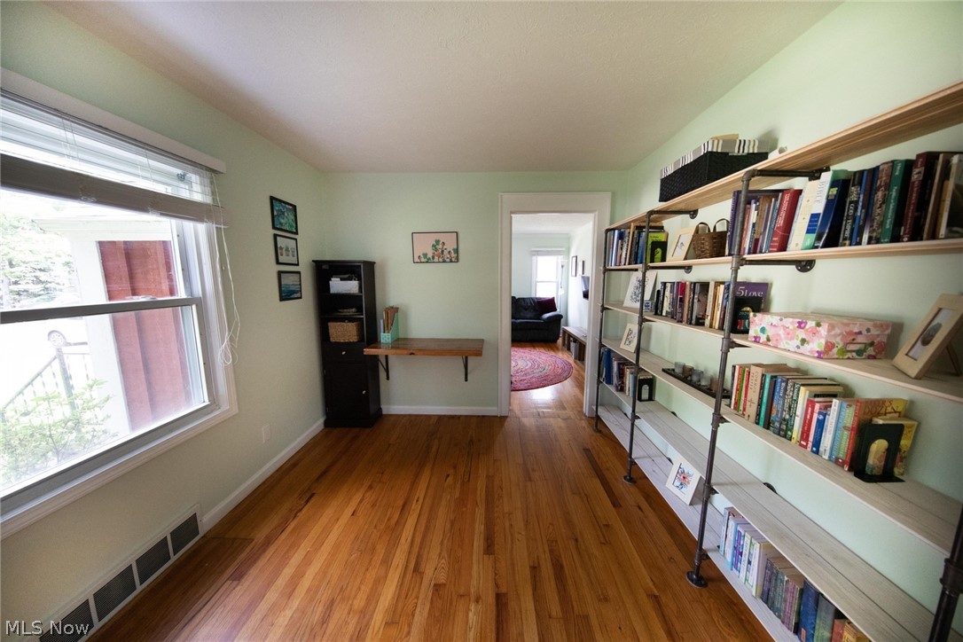 4658 Anderson Road Cleveland, OH 44121 - Photo 14 of 35