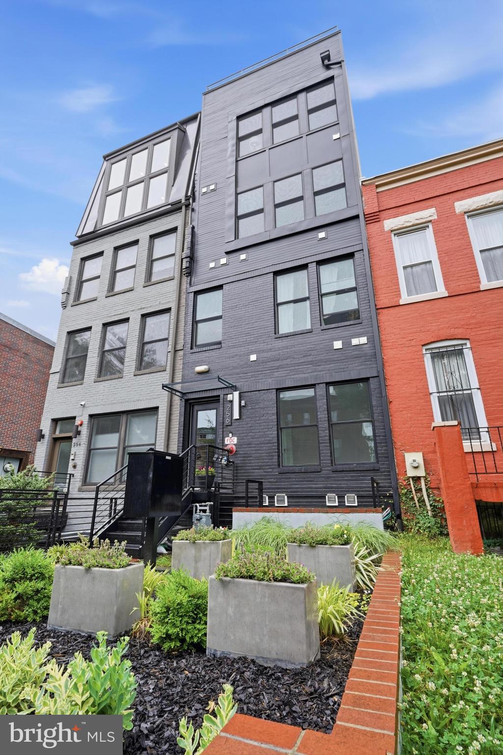 256 15th Street Southeast, Unit 7 Washington, DC 20003 - Photo 2 of 67