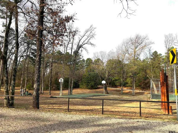 a view of road with yard