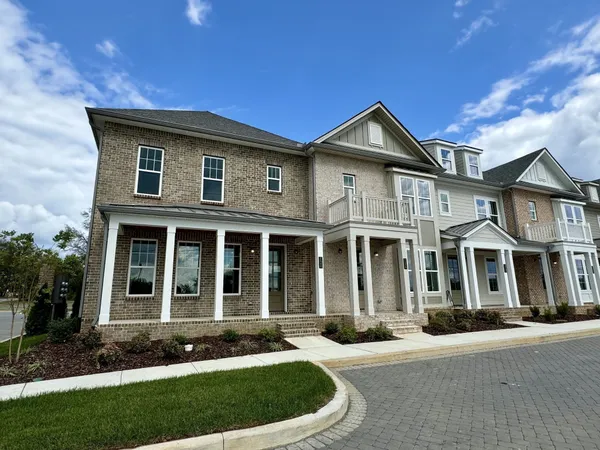 $2,590 | 108 Nearwater Place, Hendersonville, TN 37075