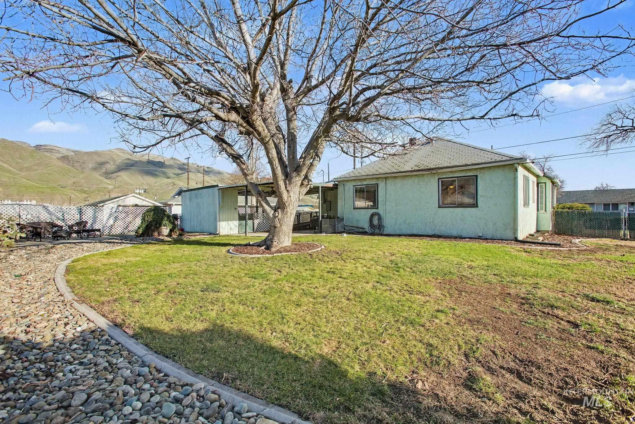 408 13th Street Clarkston, WA 99403 - Photo 33 of 34 Rear view of property with stucco siding
