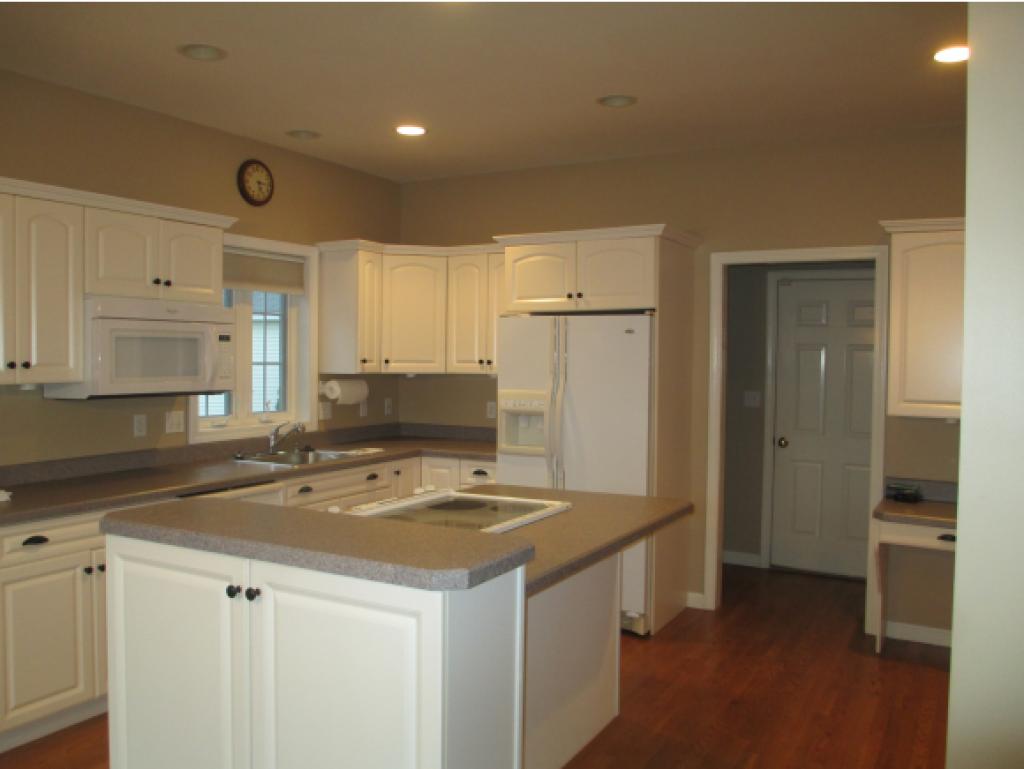 4 Josiah Bartlett Road, Unit 4 Amherst, NH 03031 - Photo 4 of 20