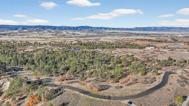 a view of a sky from a yard