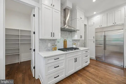 $2,400,000 | 2336 North Oak Street, Falls Church, VA 22046