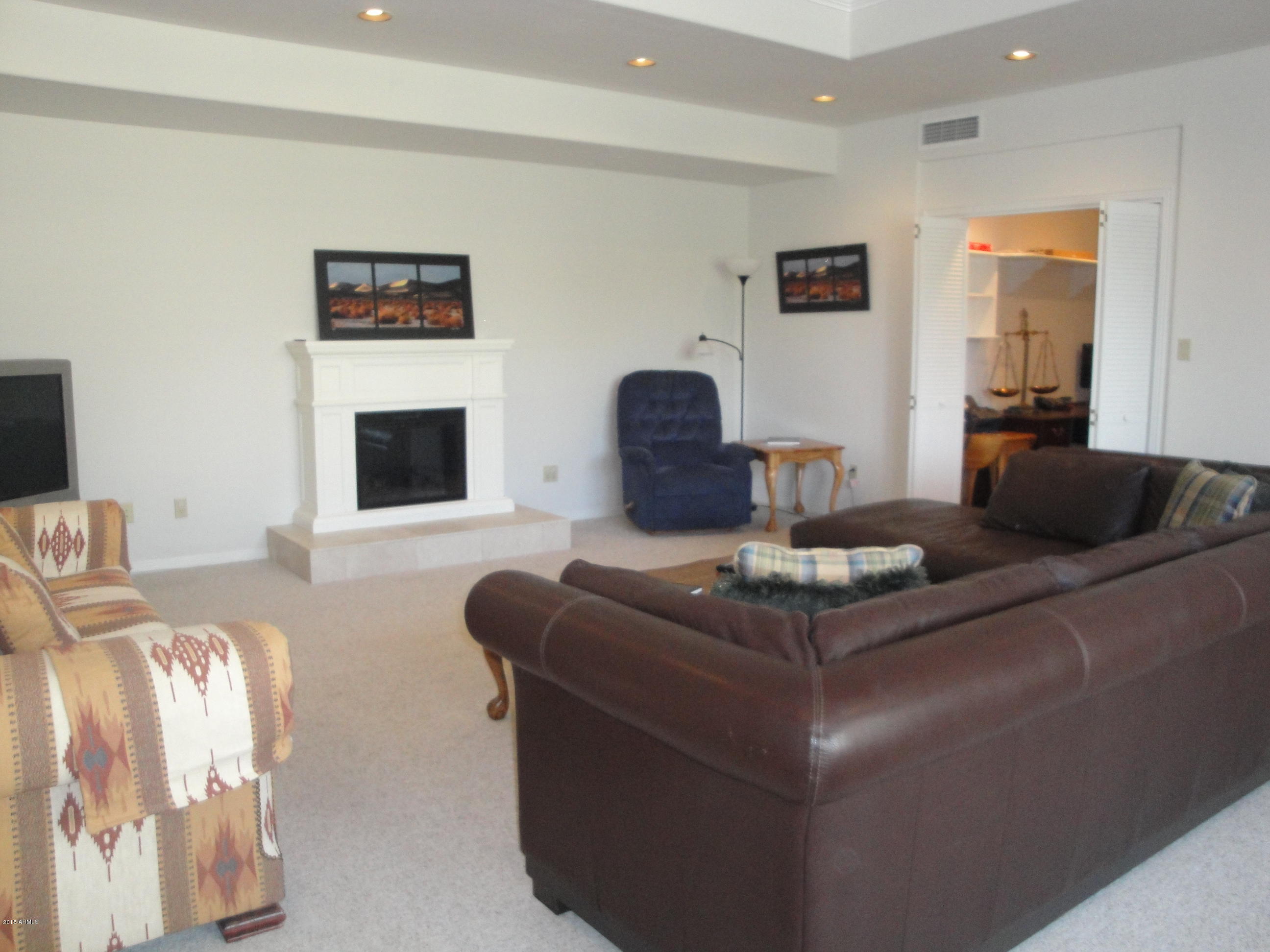 7878 East Gainey Ranch Road, Unit 37 Scottsdale, AZ 85258 - Photo 12 of 59 FAMILY ROOM