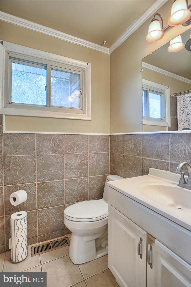 439 Virginia Road Mechanicsburg, PA 17050 - Photo 8 of 30 Gallery Image 8