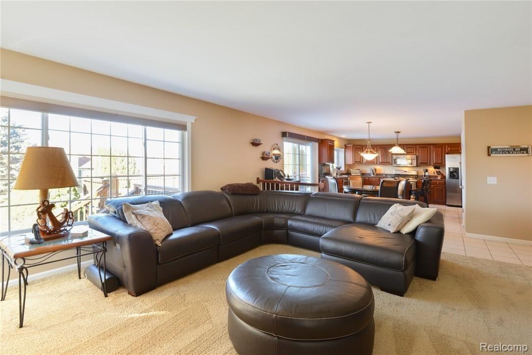 930 Ridgeview Circle Lake Orion, MI 48362 - Photo 17 of 36 CNG_2172Blended.jpg