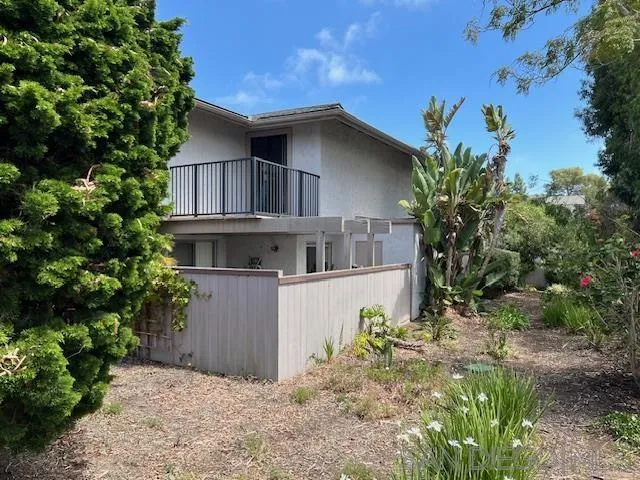 9564 Easter Way San Diego, CA 92121 - Photo 11 of 16 a house view with a garden space