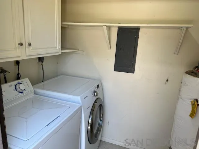 9564 Easter Way San Diego, CA 92121 - Photo 5 of 16 a utility room with dryer and washer