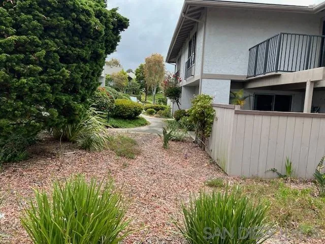 9564 Easter Way San Diego, CA 92121 - Photo 6 of 16 a backyard of a house with lots of green space