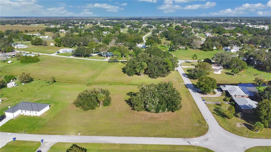 401 Cherry Tree Drive Sebring, FL 33876 - Photo 4 of 6