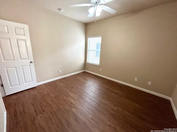 $1,599 | 565 Advantage Drive, New Braunfels, TX 78130