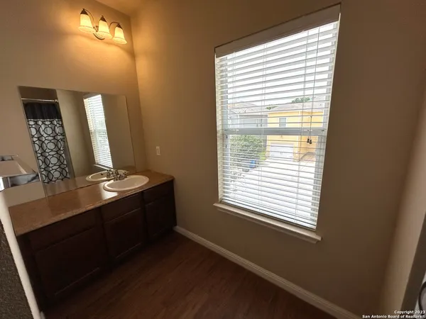 $1,599 | 565 Advantage Drive, New Braunfels, TX 78130