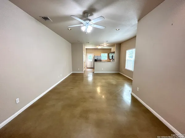 $1,599 | 565 Advantage Drive, New Braunfels, TX 78130