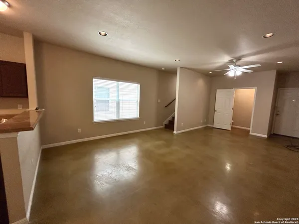 $1,599 | 565 Advantage Drive, New Braunfels, TX 78130