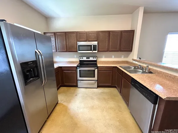 $1,599 | 565 Advantage Drive, New Braunfels, TX 78130