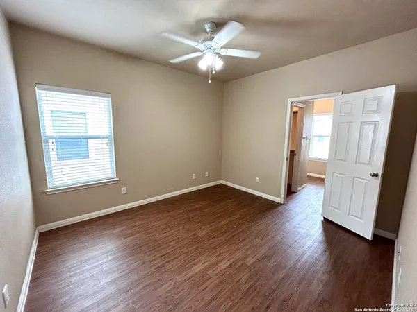 $1,599 | 565 Advantage Drive, New Braunfels, TX 78130