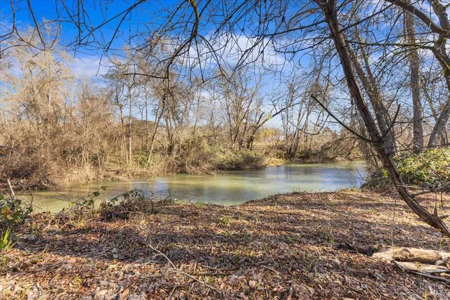 $1,800,000 | 2400 West Dry Creek Road, Healdsburg, CA 95448