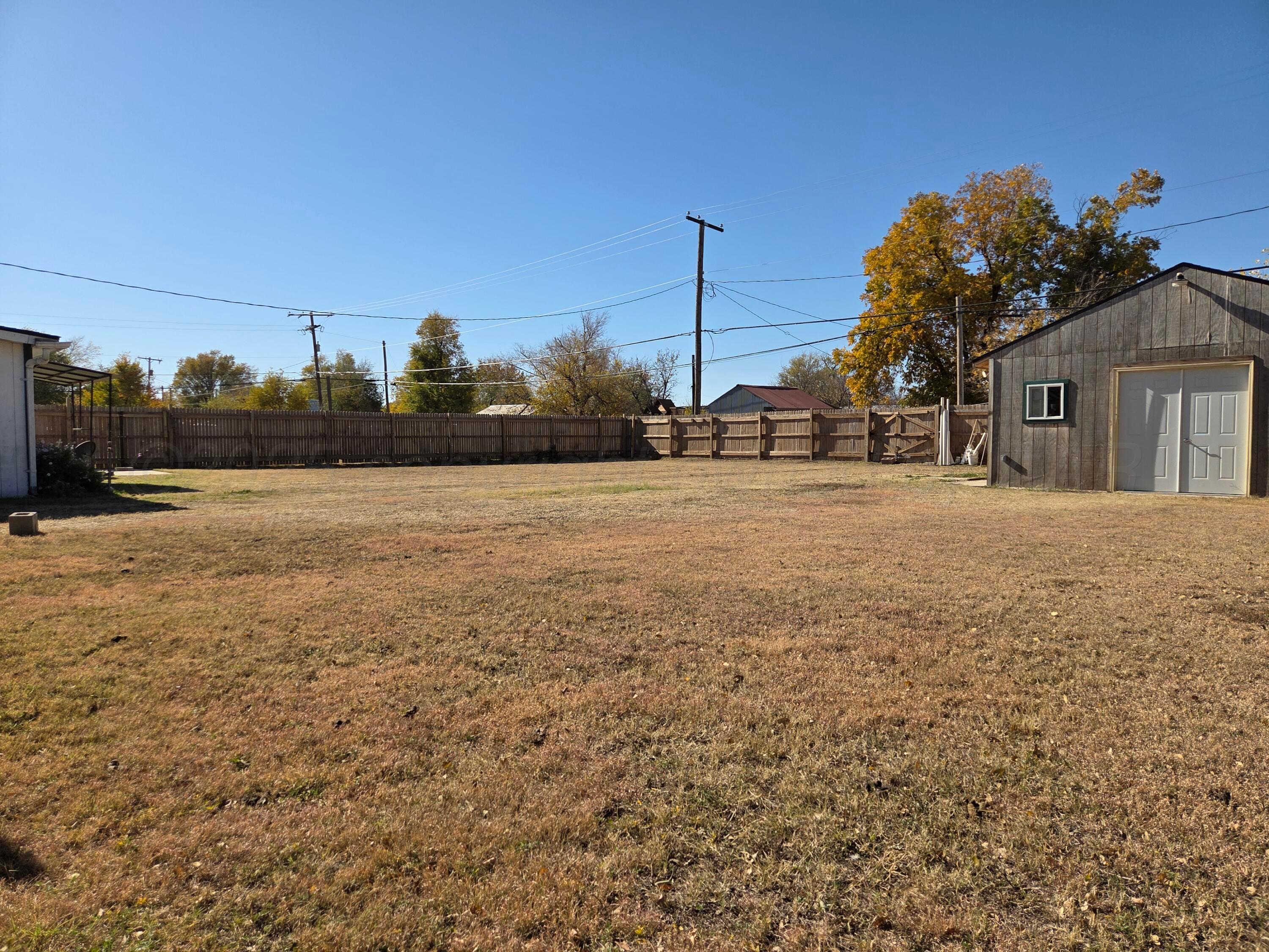 414 South Cedar Street Perryton, TX 79070 - Photo 32 of 47 414 S Cedar St - Sharon Cramer 054