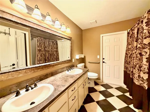 $499,900 | 5713 Northwest 45th Drive, Gainesville, FL 32653