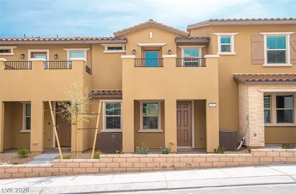 $2,490 | 17 Alamere Falls Drive, Las Vegas, NV 89138