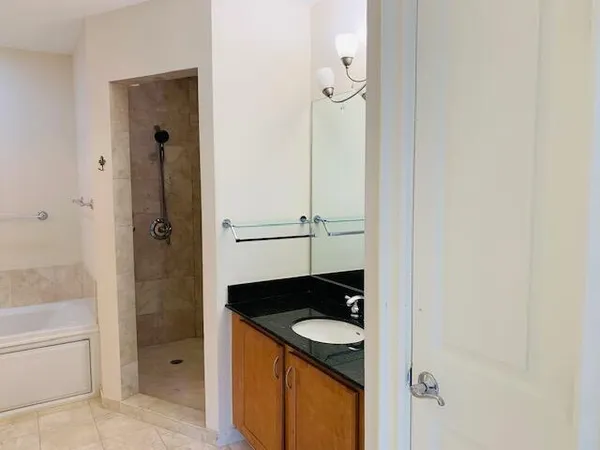 $2,850 | 16101 Emerald Estates Drive, Unit 251, Weston, FL 33331