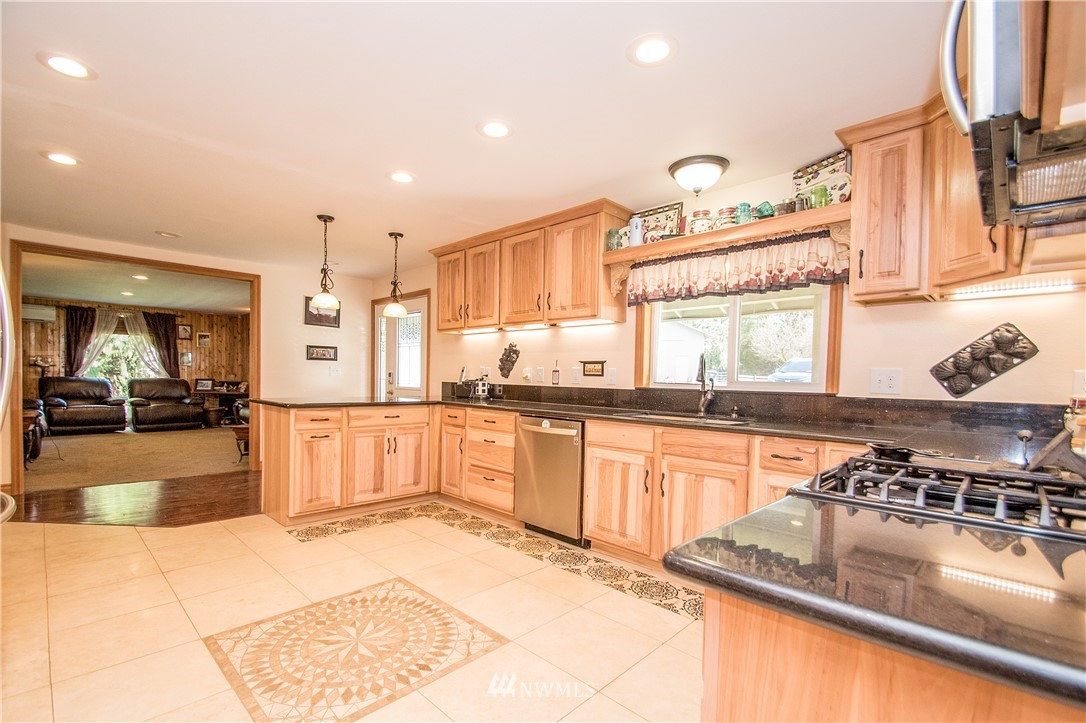 11430 Langworthy Road Southwest Rochester, WA 98579 - Photo 5 of 25