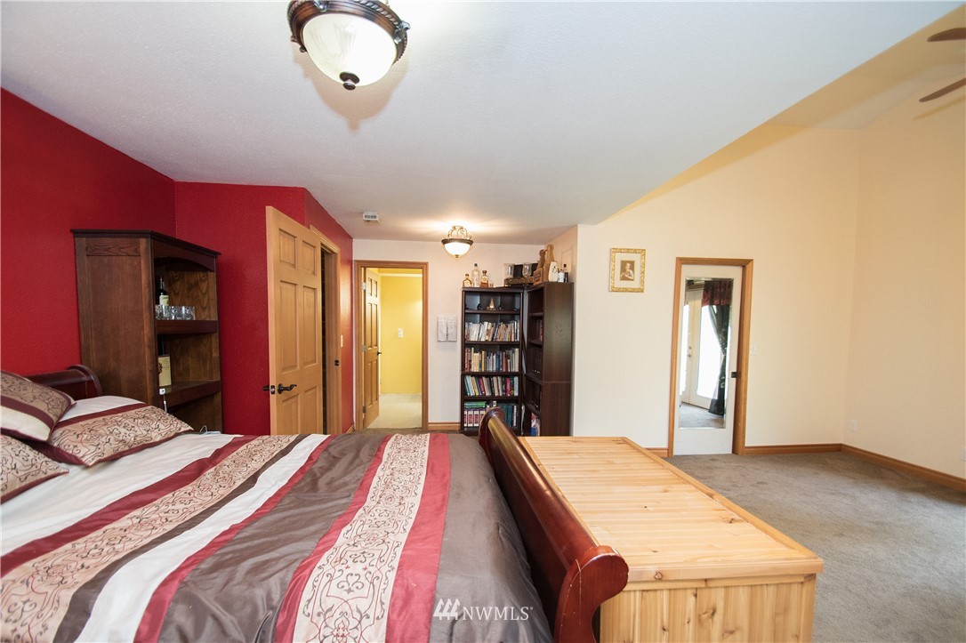 11430 Langworthy Road Southwest Rochester, WA 98579 - Photo 9 of 25
