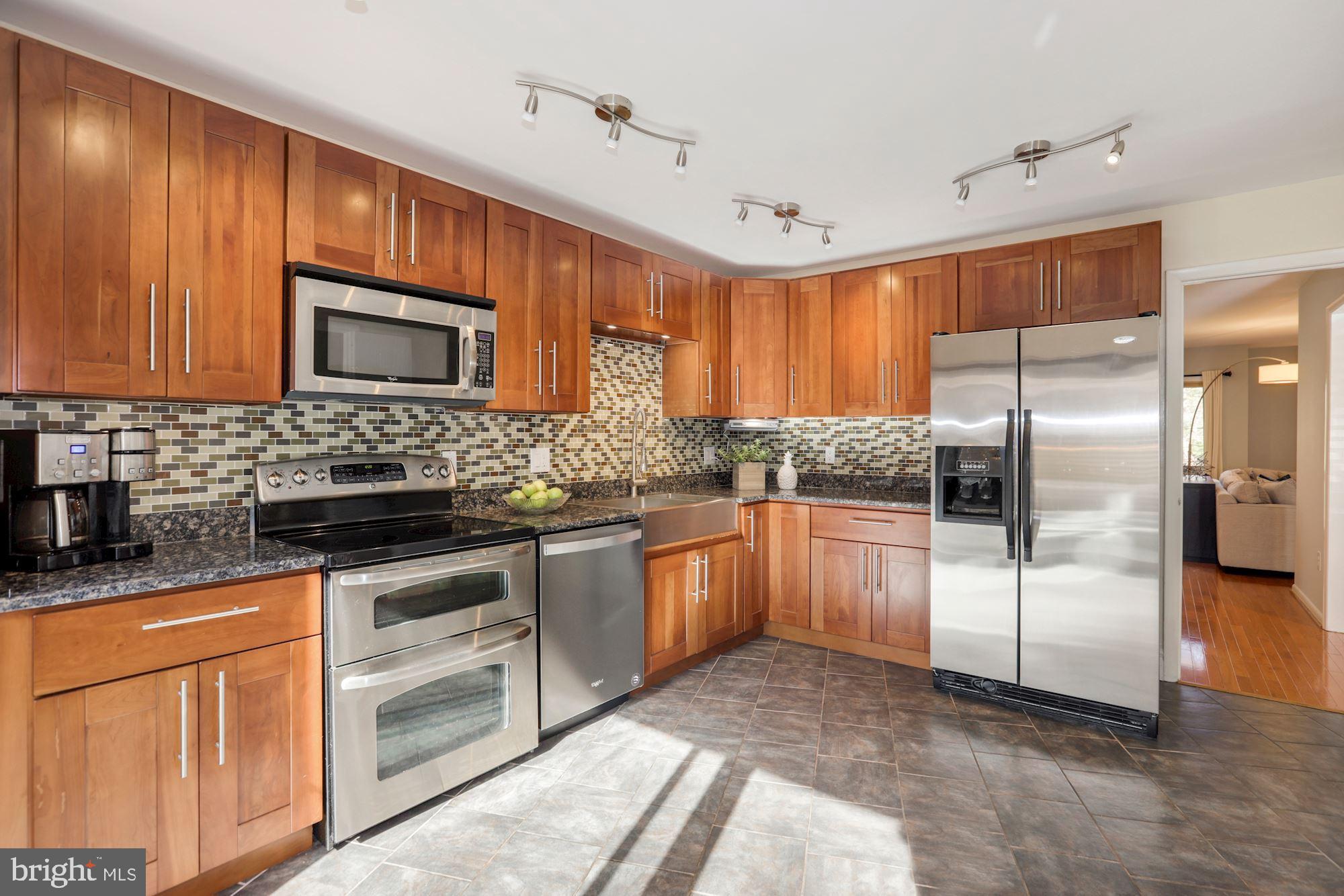 11612 Newbridge Court Reston, VA 20191 - Photo 5 of 55