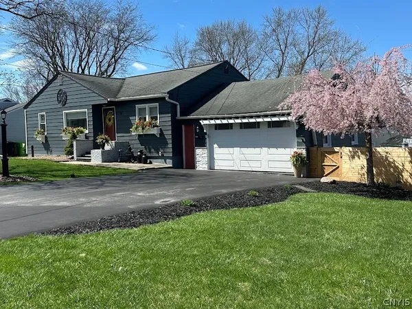 $349,900 | 100 Plaxdale Road, Salina, NY 13088