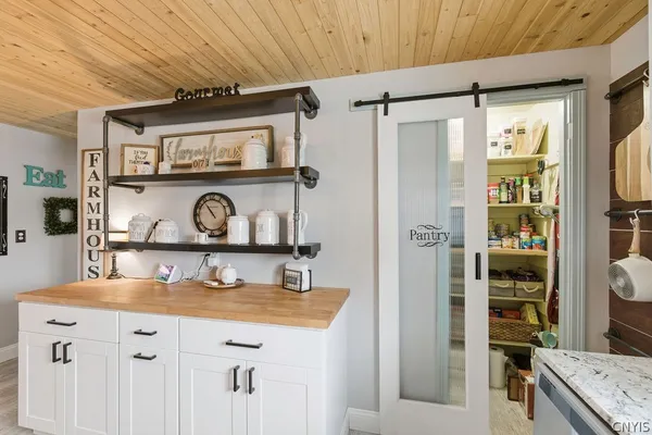 $349,900 | 100 Plaxdale Road, Salina, NY 13088