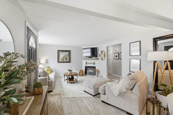 $349,900 | 100 Plaxdale Road, Salina, NY 13088