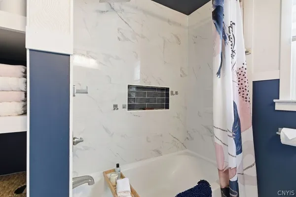 $349,900 | 100 Plaxdale Road, Salina, NY 13088