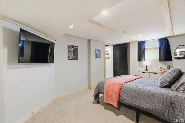 $349,900 | 100 Plaxdale Road, Salina, NY 13088