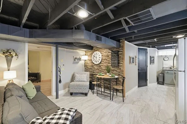 $349,900 | 100 Plaxdale Road, Salina, NY 13088