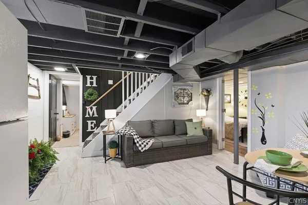 $349,900 | 100 Plaxdale Road, Salina, NY 13088