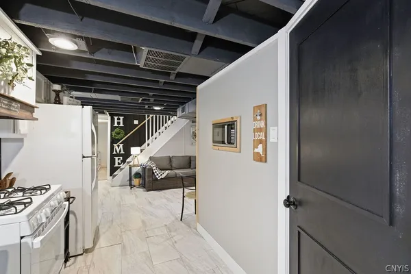 $349,900 | 100 Plaxdale Road, Salina, NY 13088