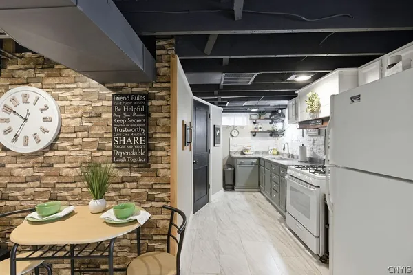 $349,900 | 100 Plaxdale Road, Salina, NY 13088