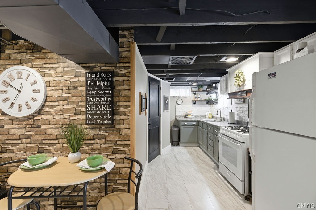 100 Plaxdale Road Salina, NY 13088 - Photo 33 of 46