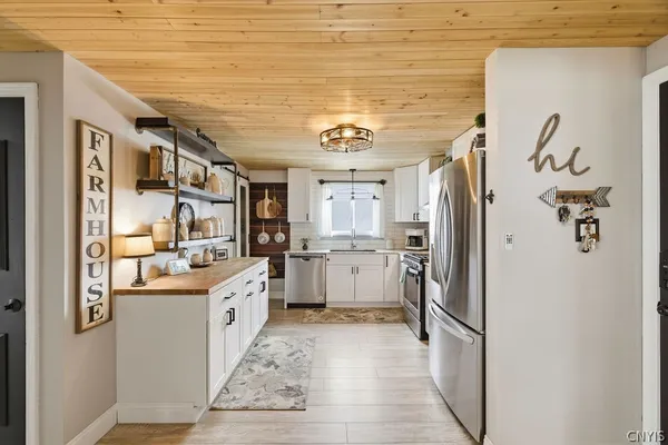 $349,900 | 100 Plaxdale Road, Salina, NY 13088