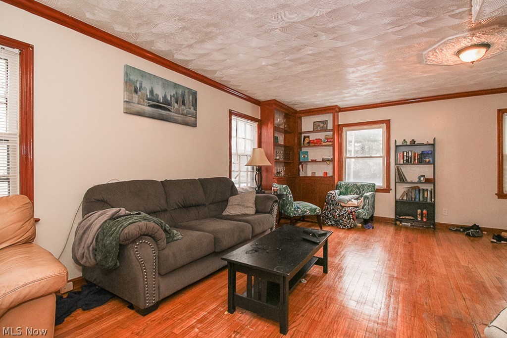 2050 Staunton Road Cleveland, OH 44118 - Photo 14 of 35