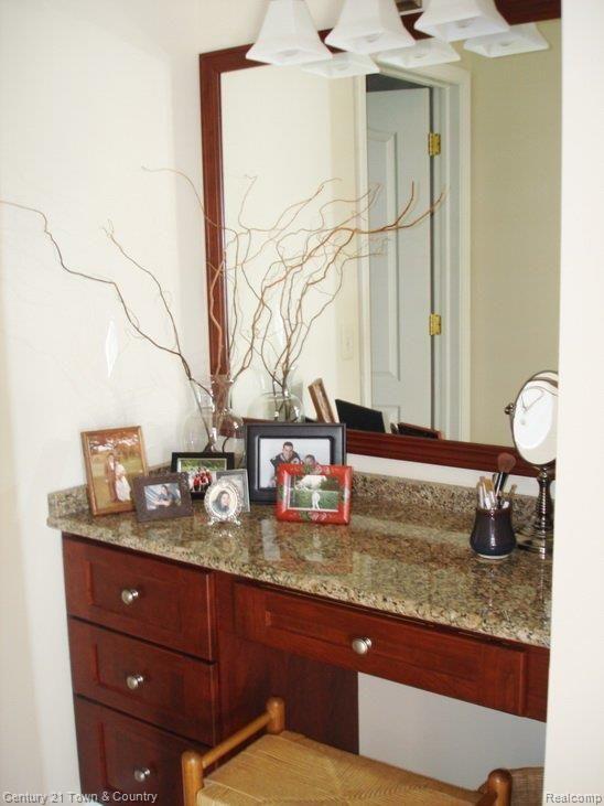 1158 Ridgeway Drive Rochester, MI 48307 - Photo 16 of 25 Vanity in Master Bdrm
