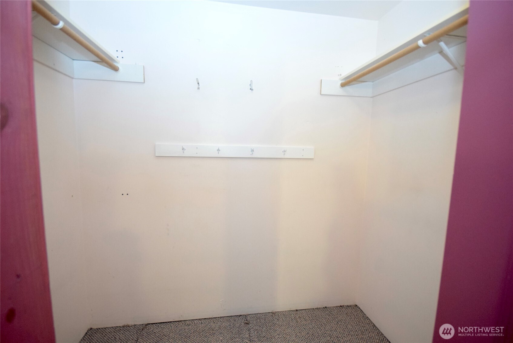 323 Critter Country Trail Sequim, WA 98382 - Photo 21 of 37 a bathroom with a white wall