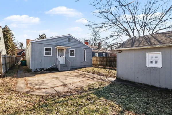 $212,000 | 309 South May Street, Joliet, IL 60436